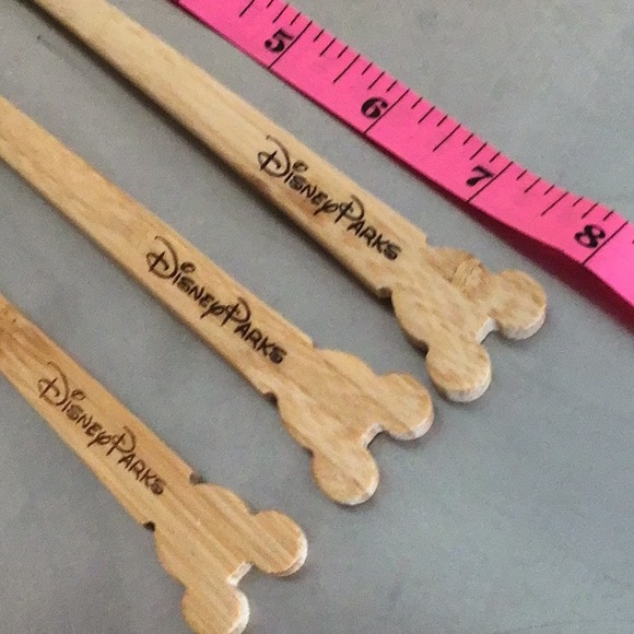 NEW Disney Park MERCH! Bamboo utensil set w/carrying case.Mouse carabiner. - Picture 10 of 10